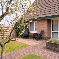 Fewo Oosteind Ihre eigene Terrasse.